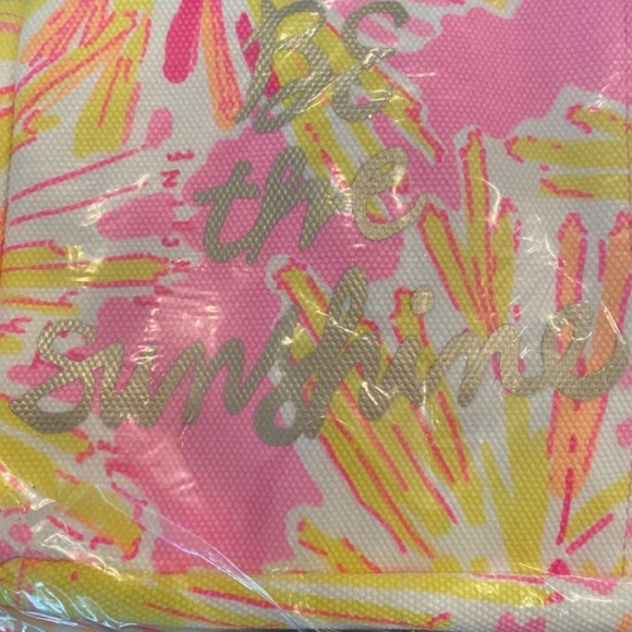 Lilly Pulitzer Be the Sunshine Oversized Beach Tote NWT - Picture 3 of 3